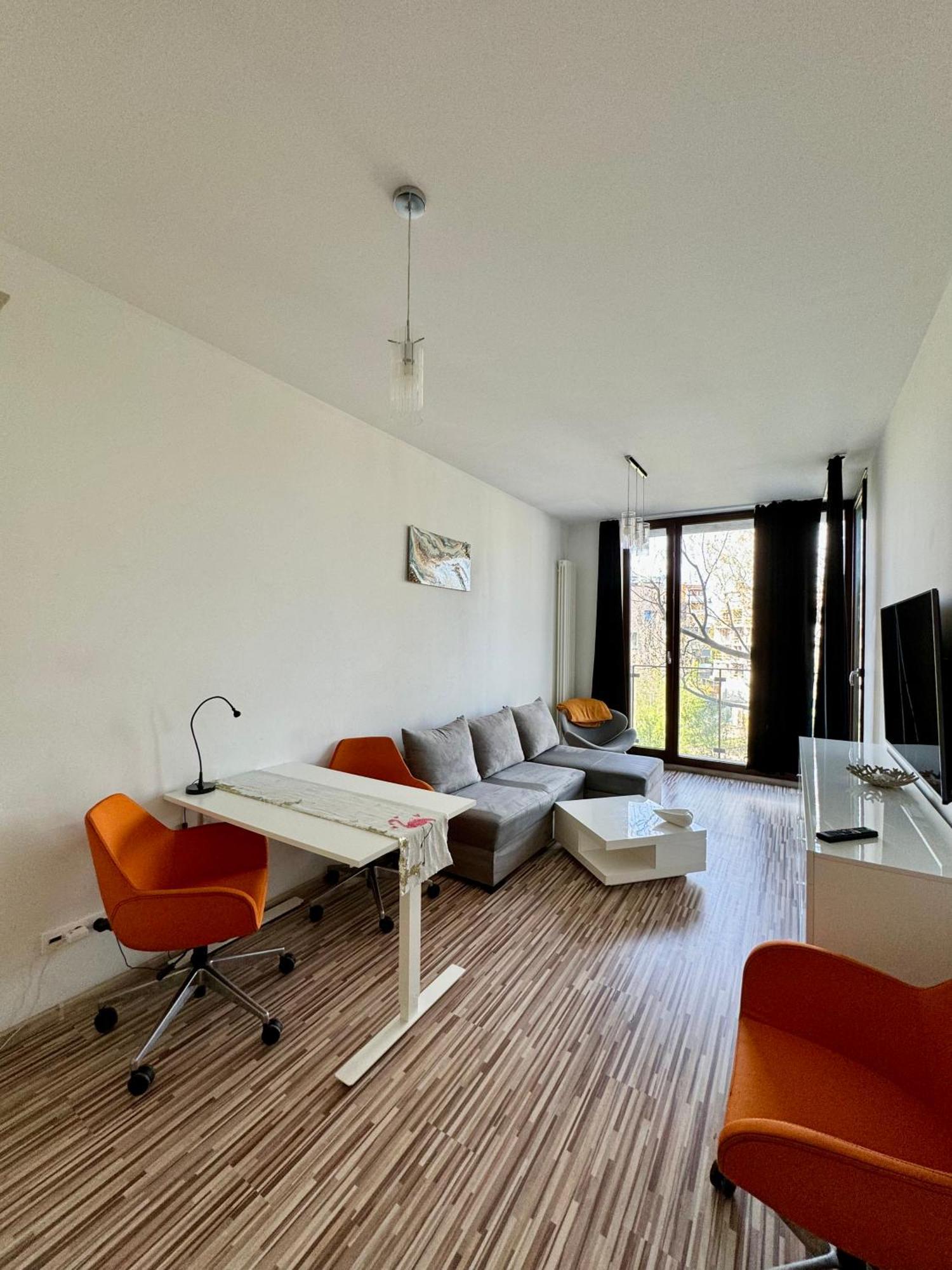 Apartment Two Triton Park Warschau